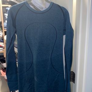 Lulu lemon turquoise color long sleeve shirt size 6